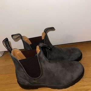 Blundstones rustic black boots US Women size 8.                Worn few times